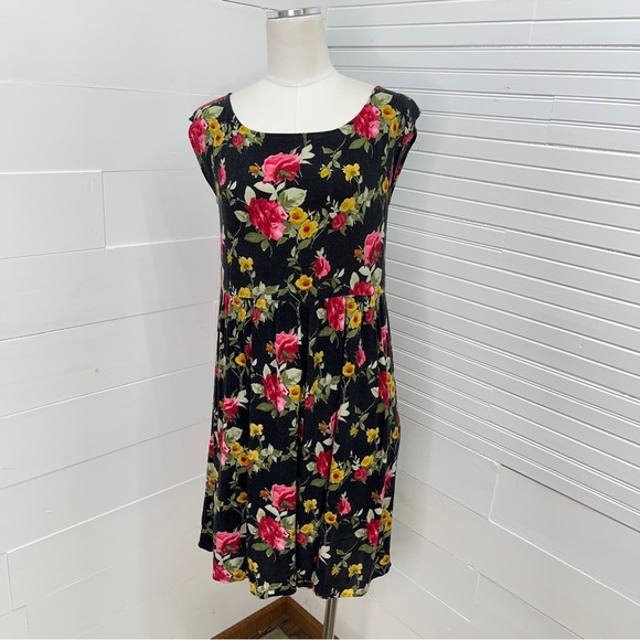 Reformation Dresses & Skirts - Reformation Black Floral Dress